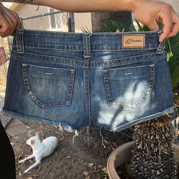 Guess shorts. Size 27 - Picture 2 of 5
